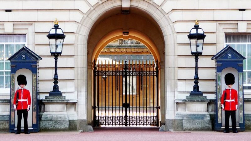 London: Private Royal Tour with Changing of the Guard - Possible Downsides