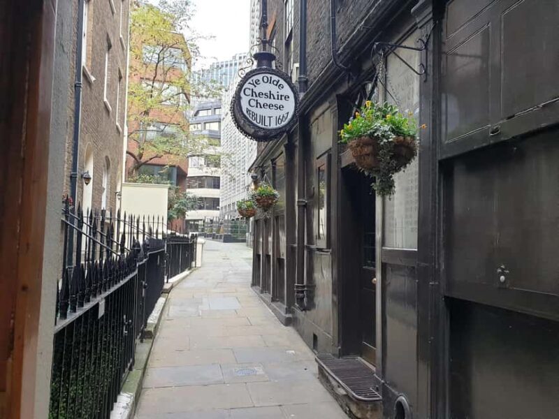 London: Private Secret London Tour with Local Expert - Key Points