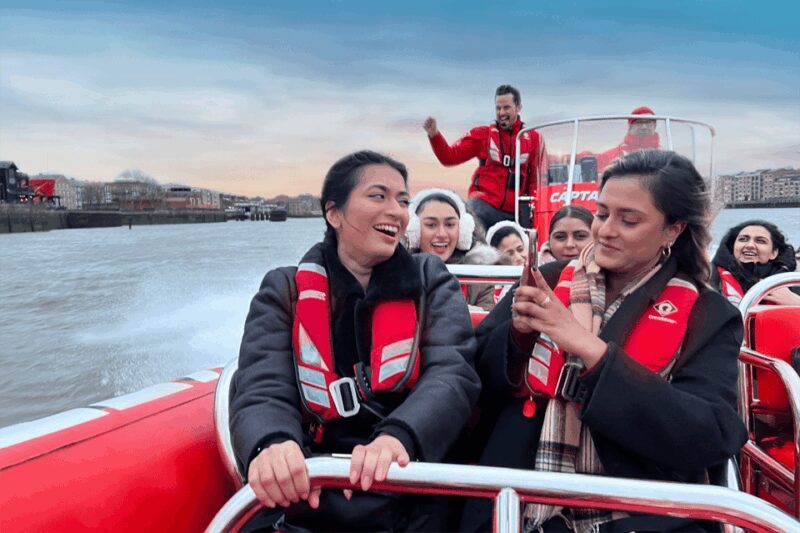 London: River Thames Sunset Speedboat Experience with Drink - Who Will Love This Experience?
