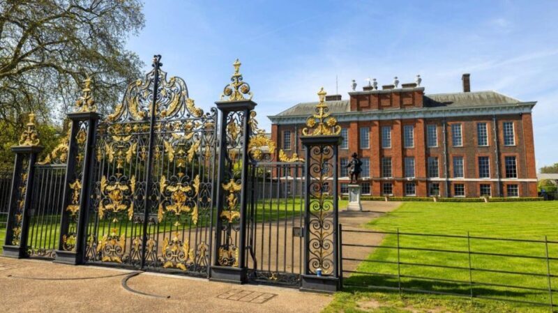 London: Royal Kensington Guided Walking Tour - The Experience and Guides: What Makes it Stand Out
