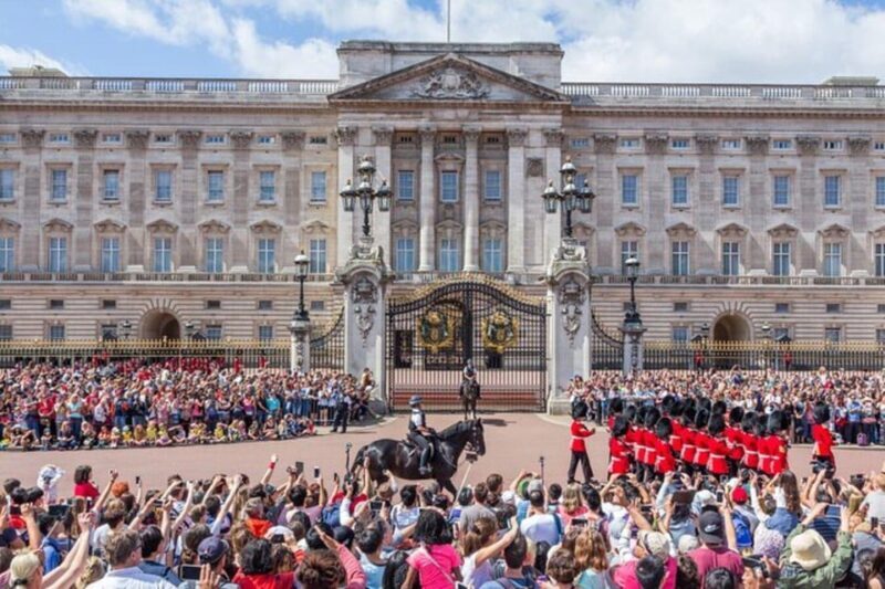 London: Royal Walking Tour with Changing Of The Guard - Price and Value: Is It Worth It?