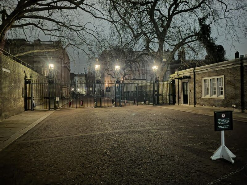 London : Royal Westminster By Night Walking Tour - FAQ