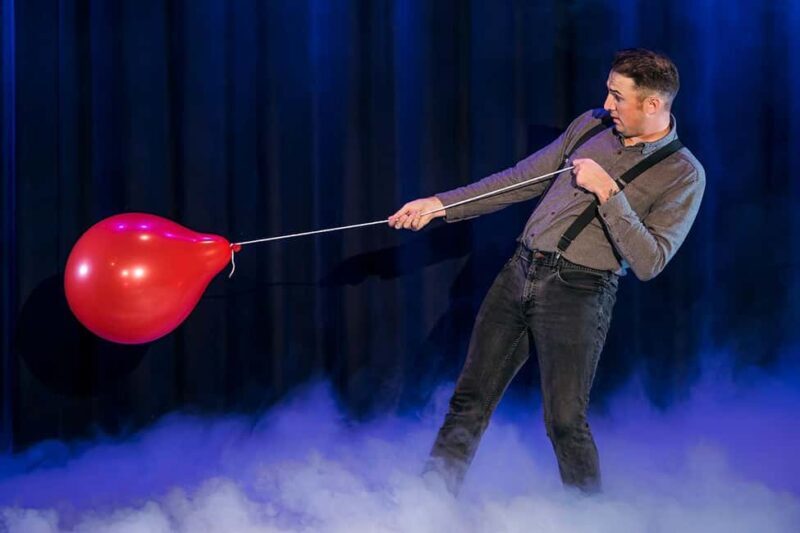 London: Secrets of The Magic Circle Flagship Magic Show - The Pros and Cons