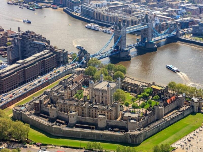 London: South Bank Walking Tour & Enter The Tower of London - Exploring London with the South Bank & Tower of London Tour
