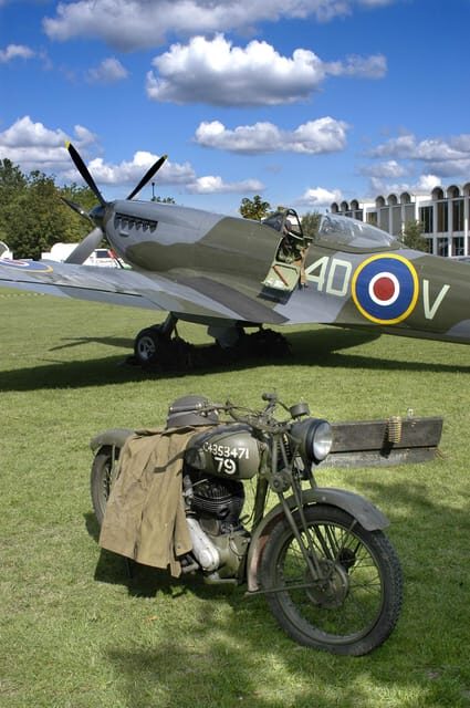 London: Spitfire Cockpit Experience - London: Spitfire Cockpit Experience — A Detailed Look