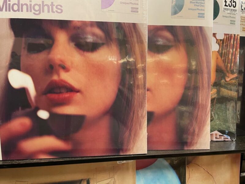 London: Taylor Swift London Boy Walking Tour - Key Points