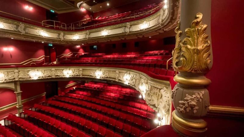 London: Ticket to An Ideal Husband - A Closer Look at the Experience