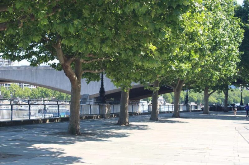 London: Tour of Classic Rom Com Locations - Key Points