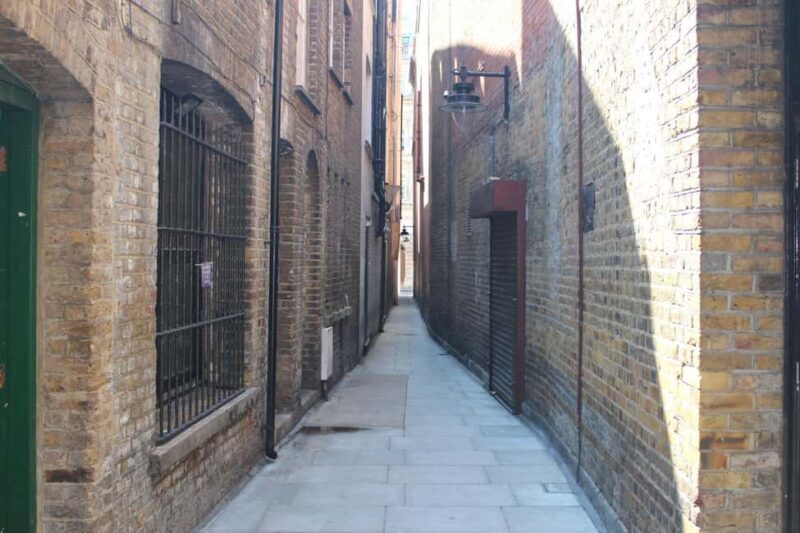 London: Tour of Classic Rom Com Locations - FAQs