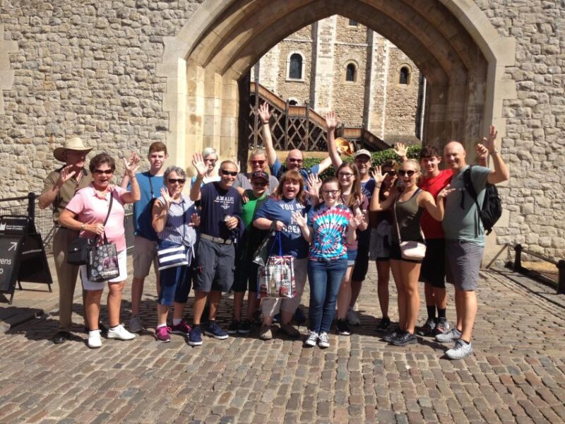 London: Tower of London and Crown Jewels Easy Access Tour - Accessibility and Practical Tips