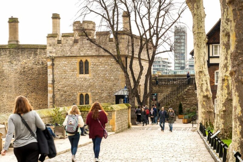 London: Tower of London and Crown Jewels Exhibition Ticket - FAQs