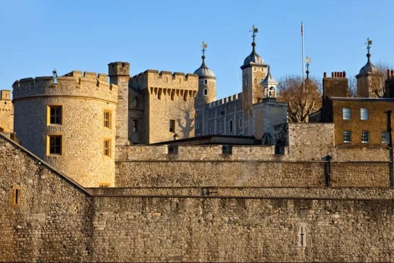 London: Tower of London and Crown Jewels Private Guided Tour - FAQs
