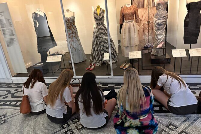 London V&A Museum and Kensington Gardens Tour for Kids - A Closer Look at the Tour Experience