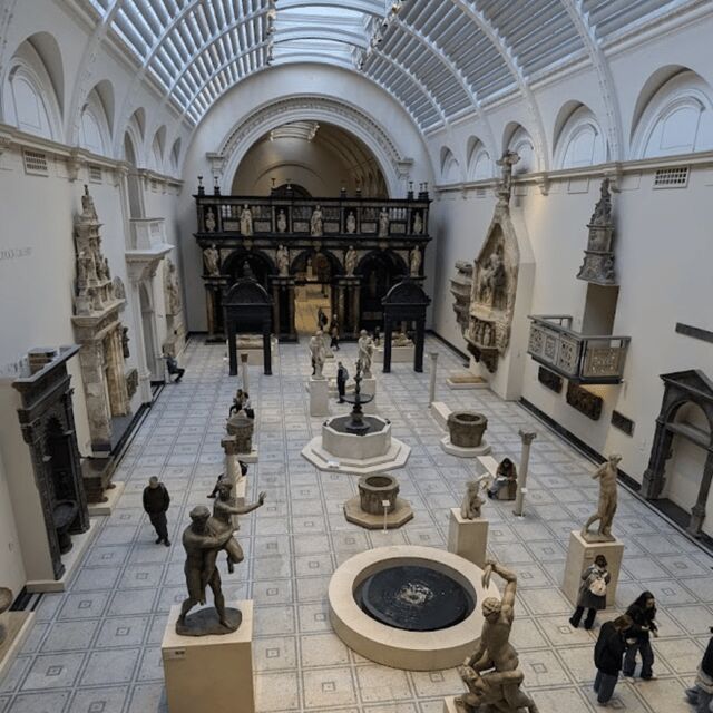London: Victoria and Albert Private Tour with Expert Guide - Key Points