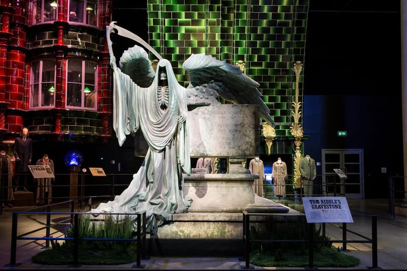 London: Warner Bros. Studio Harry Potter Tour with Transfers - Searching for Details: Costumes, Props, and Hidden Bits