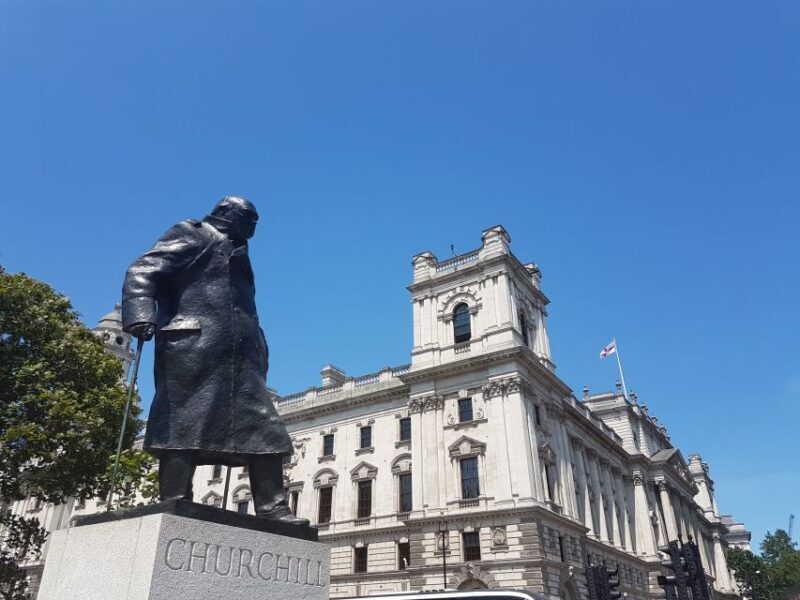 London: Westminster Abbey & Churchill War Rooms Walking Tour - The Experience of the Guides