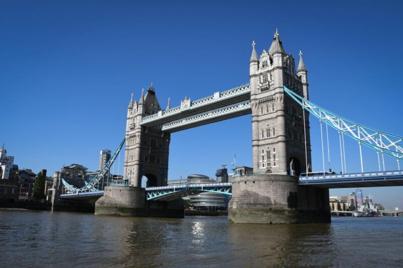 London: Westminster Tour, Tower of London & Tower Bridge - FAQs