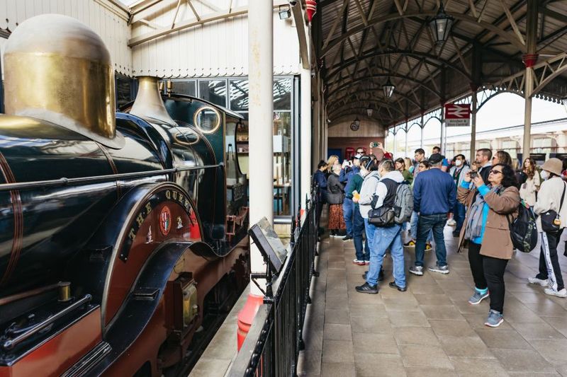 London: Windsor Castle, Stonehenge & Bath Full-Day Tour - Roman Baths Entry Option: When It’s Included, It Changes the Feel of Bath