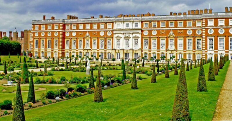 London: Windsor, Hampton Court Palace with Free Snack Pack - What to Expect on This Royal Day Out