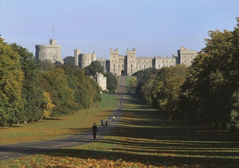 London: Windsor, Hampton Court Palace with Free Snack Pack - Frequently Asked Questions