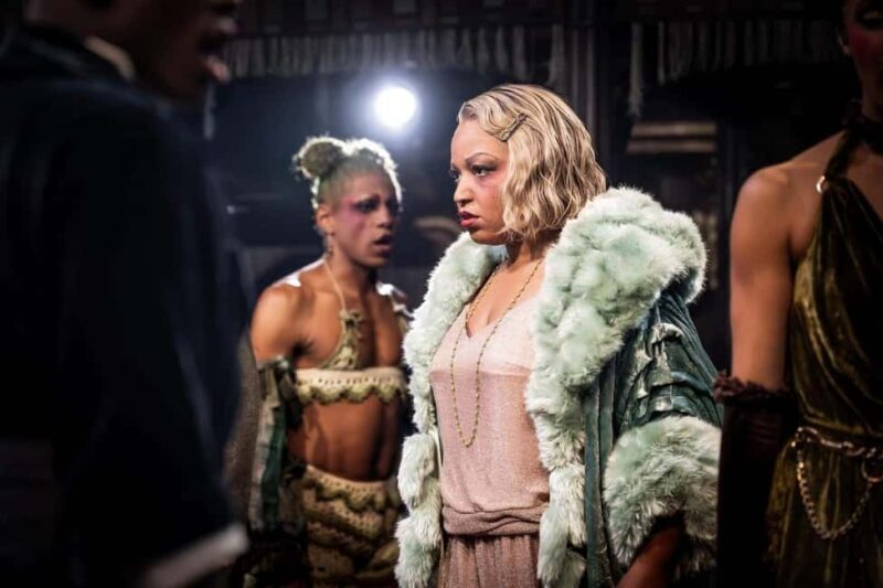 London's West End: Ticket to Cabaret at the Kit Kat Club - An In-Depth Look at the Cabaret Experience in London