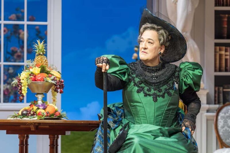 London's West End: Ticket to The Importance of Being Earnest - Setting the Scene in London’s West End
