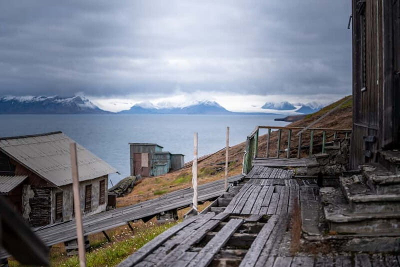 Longyearbyen: Private Guided Walking Tour - Key Points