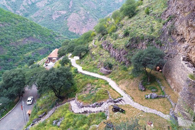 Lori Canyon Vacations - FAQ