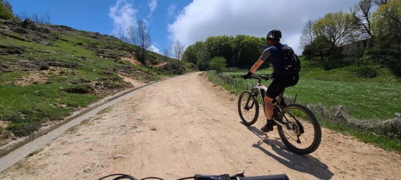 Lorica: rent an e-bike - The Route and Scenic Highlights