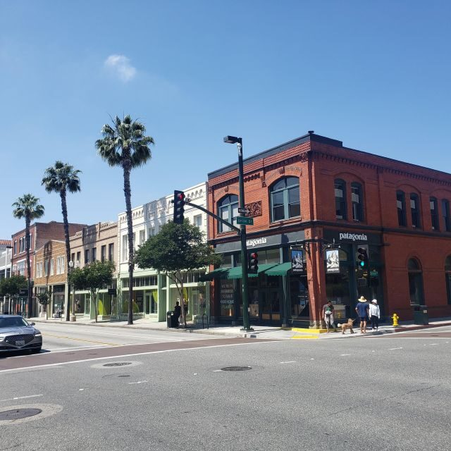 Los Angeles: Old Pasadena Food Tasting Walking Tour - The Guide: Knowledge and Charm