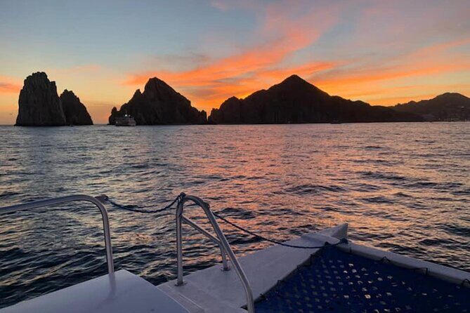 Los Cabos Catamaran: Iconic Sunset Cruise with Drinks & DJ - FAQ