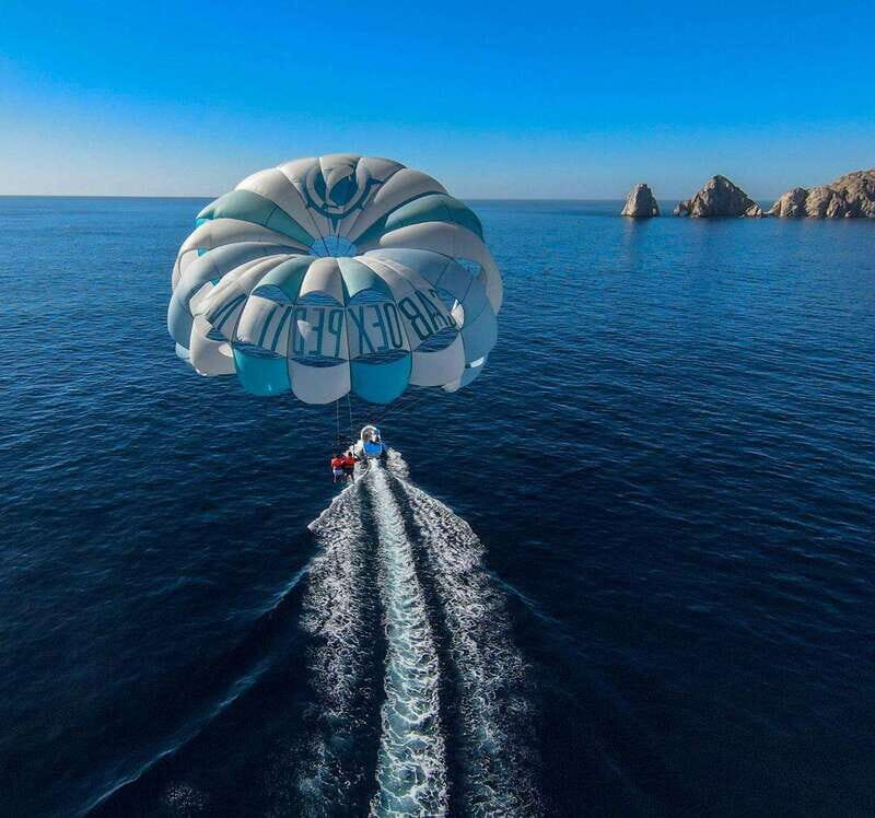 Los Cabos: Parasailing, a new perspective from the skies. - An In-Depth Look at the Parasailing Experience in Los Cabos