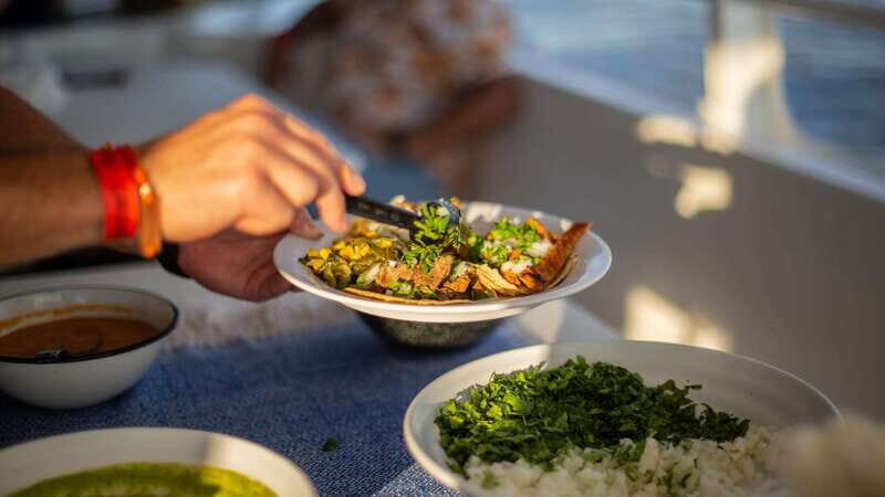 Los Cabos: Sunset Dinner Cruise with Transportation - Practical Tips for Making the Most of Your Cruise