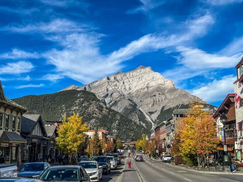 Louise, Moraine/Johnston Canyon, Minnewanka & Banff Town - The Experience of the Guide