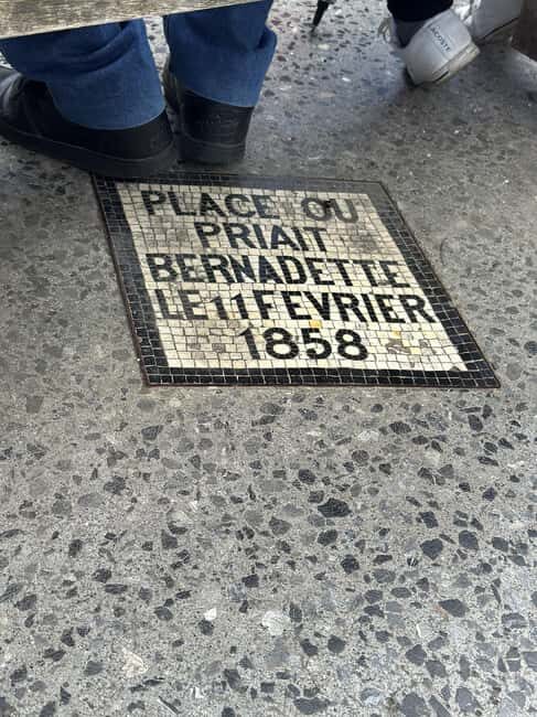 Lourdes Express: Private Guided Tour of the Sanctuaries - Exploring the Lourdes Express Tour in Detail