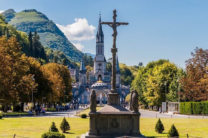 Lourdes Sanctuary tour- Catholic pilgrimage sanctuary - Key Points