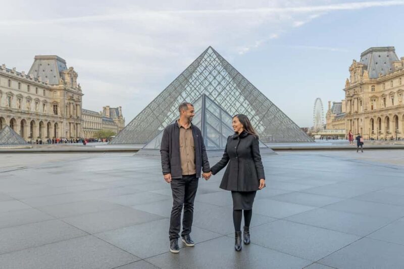 Louvre area photo shoot by Paris photographer - FAQs