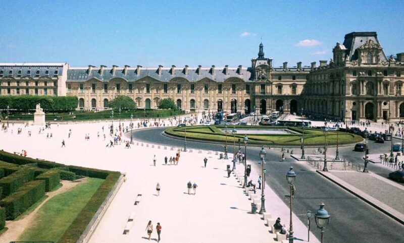 Louvre Museum: Exterior Tour with Skip the Line Ticket - The Experience Through Others’ Eyes