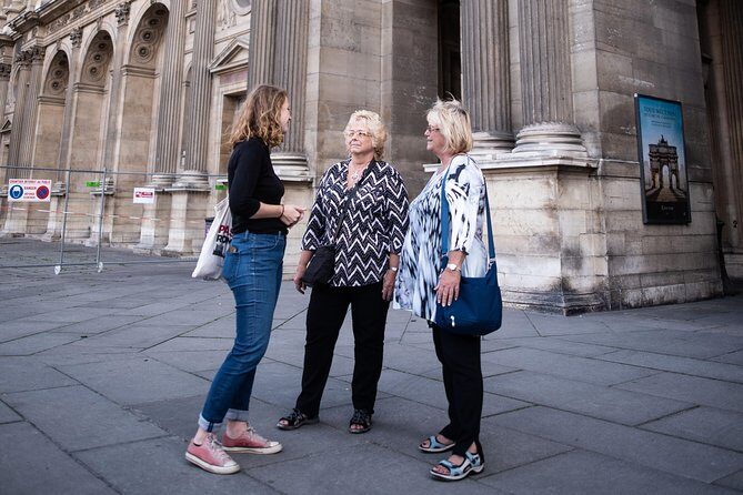 LOUVRE PRIVATE TOUR : Skip the line & Local expert guide - Entry fees included - Analyzing the Cost and Value