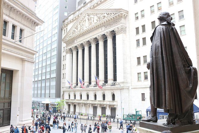 Lower Manhattan Secrets And History Walking Tour - Meeting and First Impressions