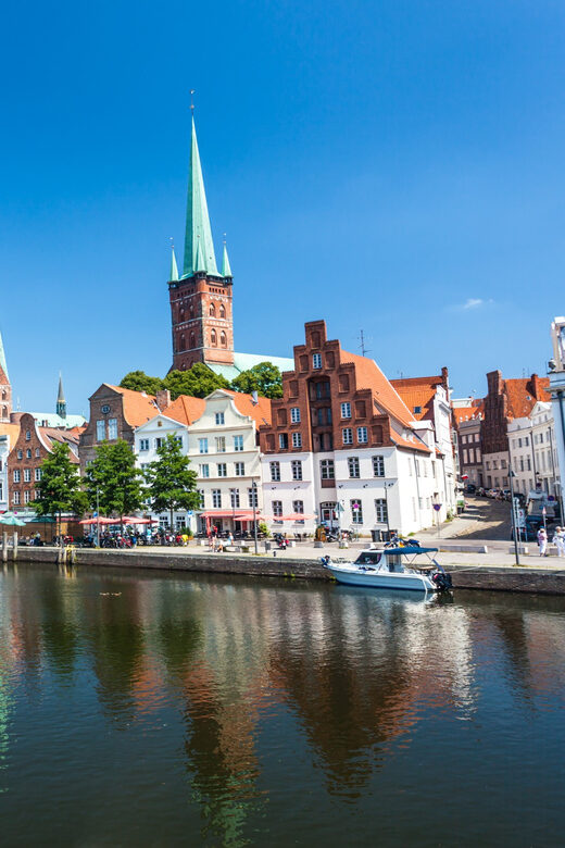 Lübeck: 1-Hour Splash Bus City Tour - What to Expect from the Splash Bus Tour