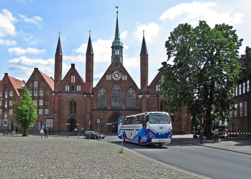 Lübeck: 1-Hour Splash Bus City Tour - Practical Details and Tips