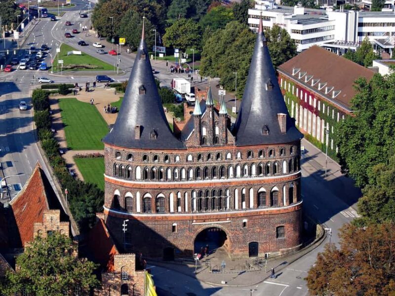 Lübeck City & Old town tour with visit to Buddenbrook House - How the tour runs