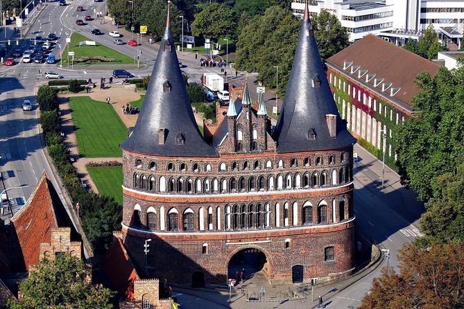 Lubeck Private Walking Tour With A Professional Guide - Exploring Lübeck: A Personal Walk Through History