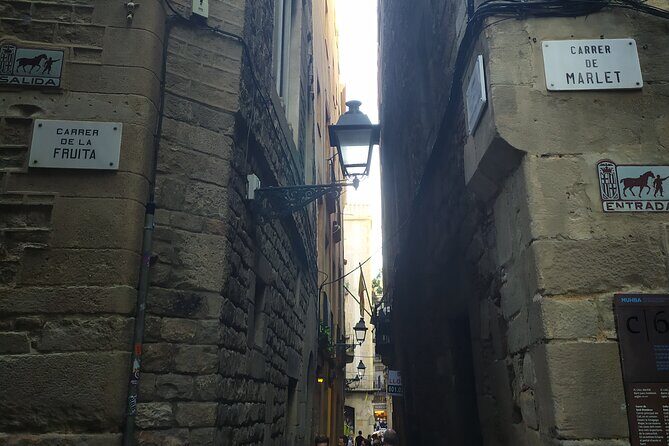 Lucas Hidden Old Barcelona: the Gothic and El Born Tour - Discovering the Hidden Jewish Quarter and Gaudí’s Favorite Church