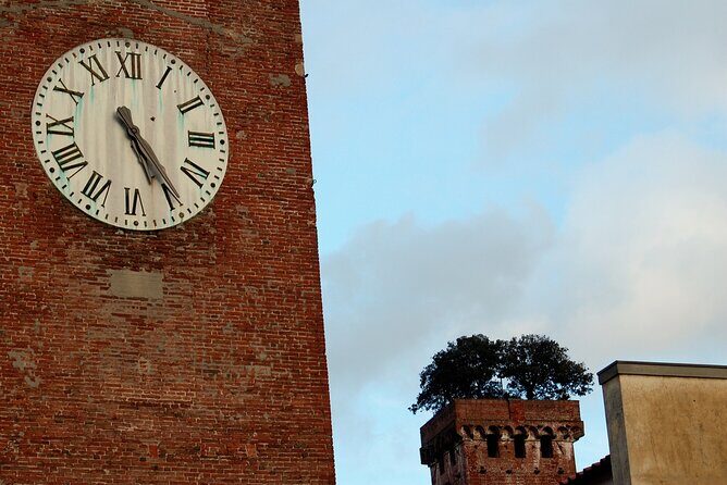 Lucca: walking tour of the city centre and the walls - The Experience and Guides: What to Expect