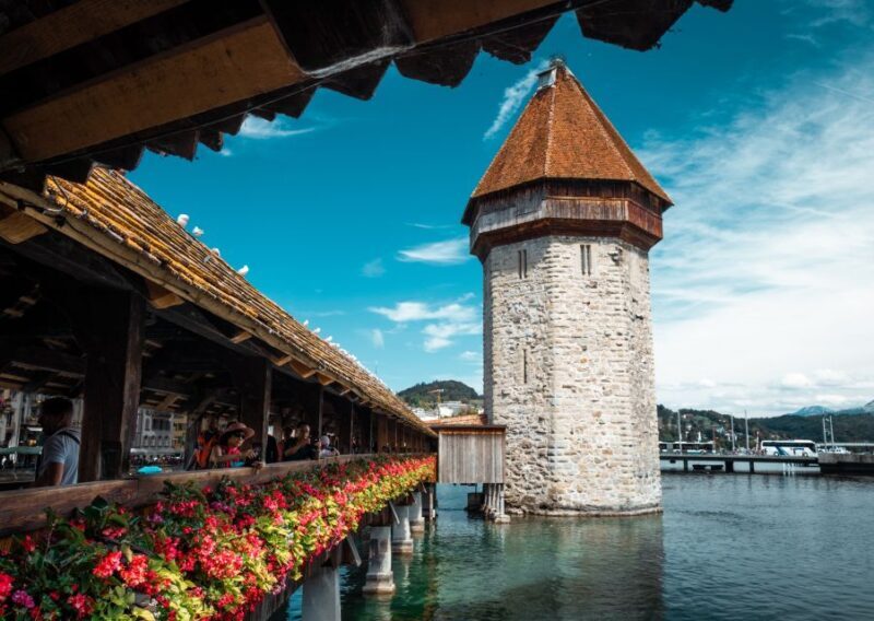 Lucerne: Express Walk with a Local in 60 minutes - The Tour Itinerary: What You’ll See