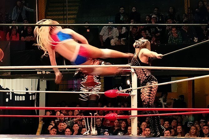 Lucha Libre wrestling show, tacos and beer with artist - Exploring the Lucha Libre, Tacos, and Beer Tour in Mexico City