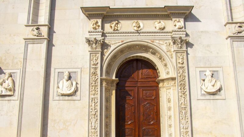 Luganos Art and Culture revealed by a Local - An In-Depth Look at the Tour Experience