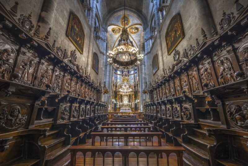 Lugo: Cathedral of Santa Maria Entry Ticket and Audio Guide - Key Points